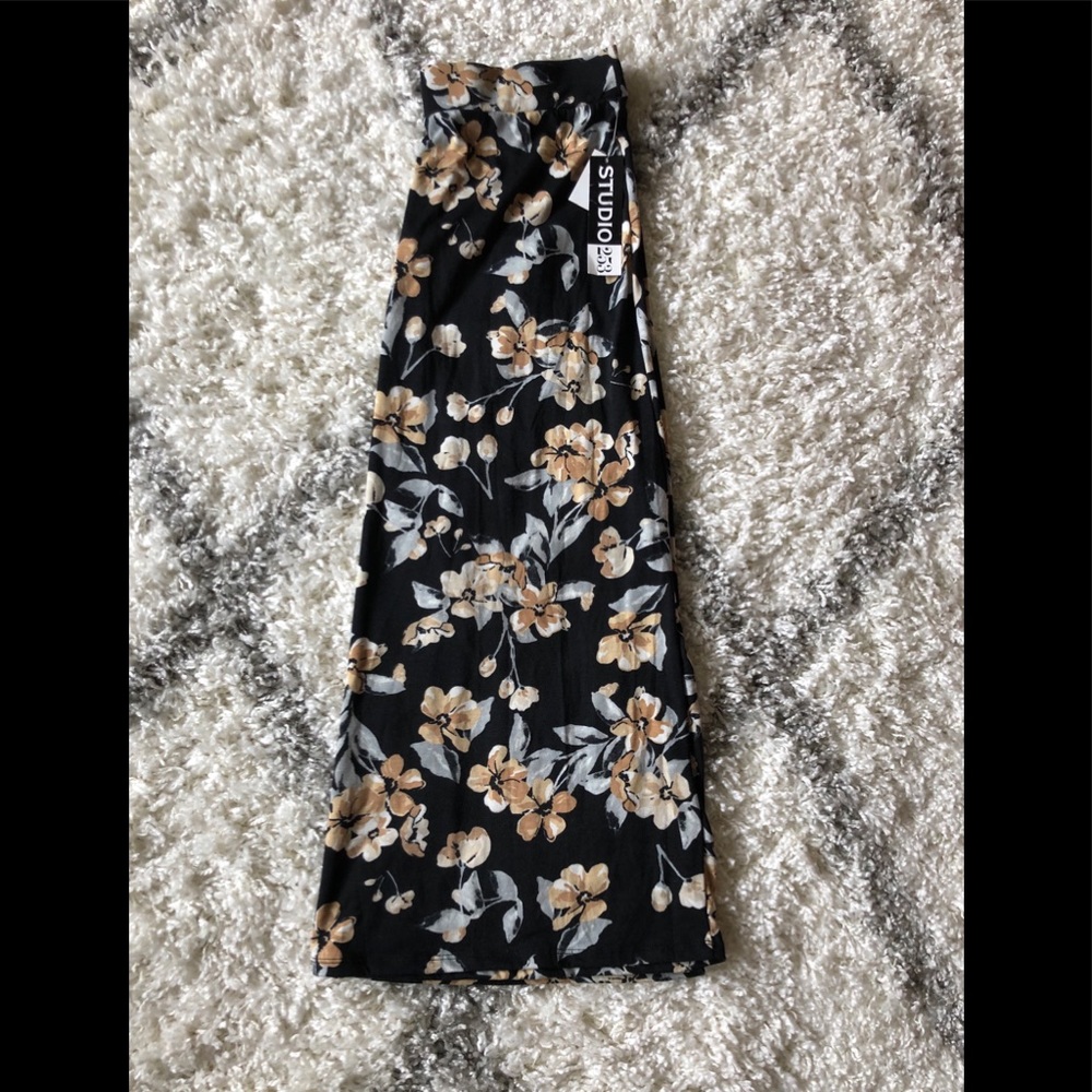 Maxi skirt floral Large NWT Studio 253 womens